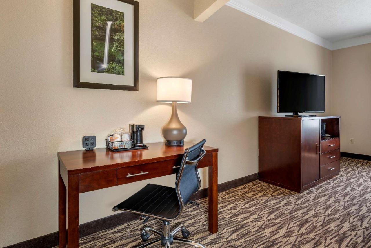 Comfort Suites Сейлем Екстер'єр фото