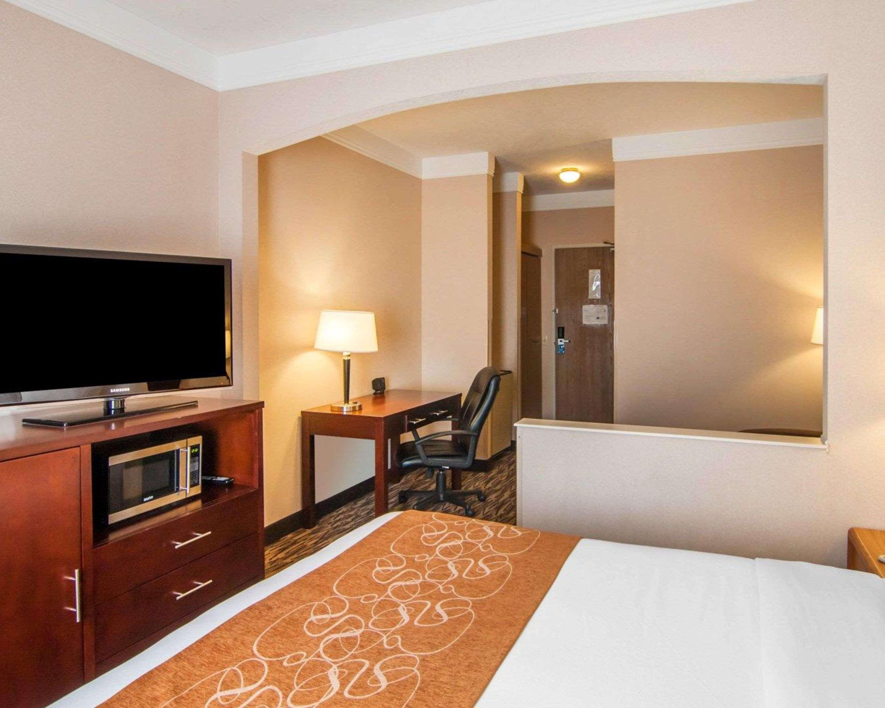 Comfort Suites Сейлем Екстер'єр фото