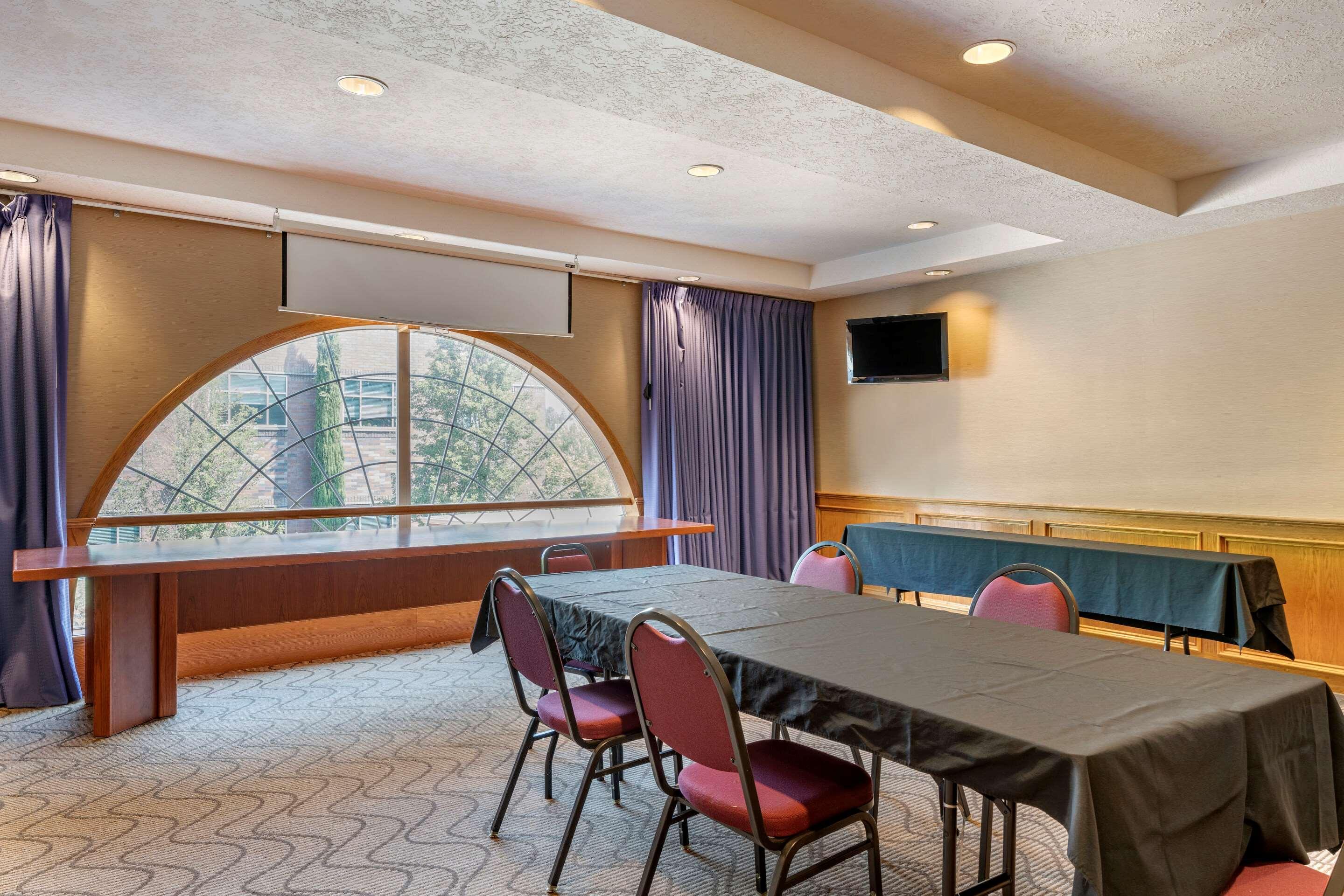 Comfort Suites Сейлем Екстер'єр фото