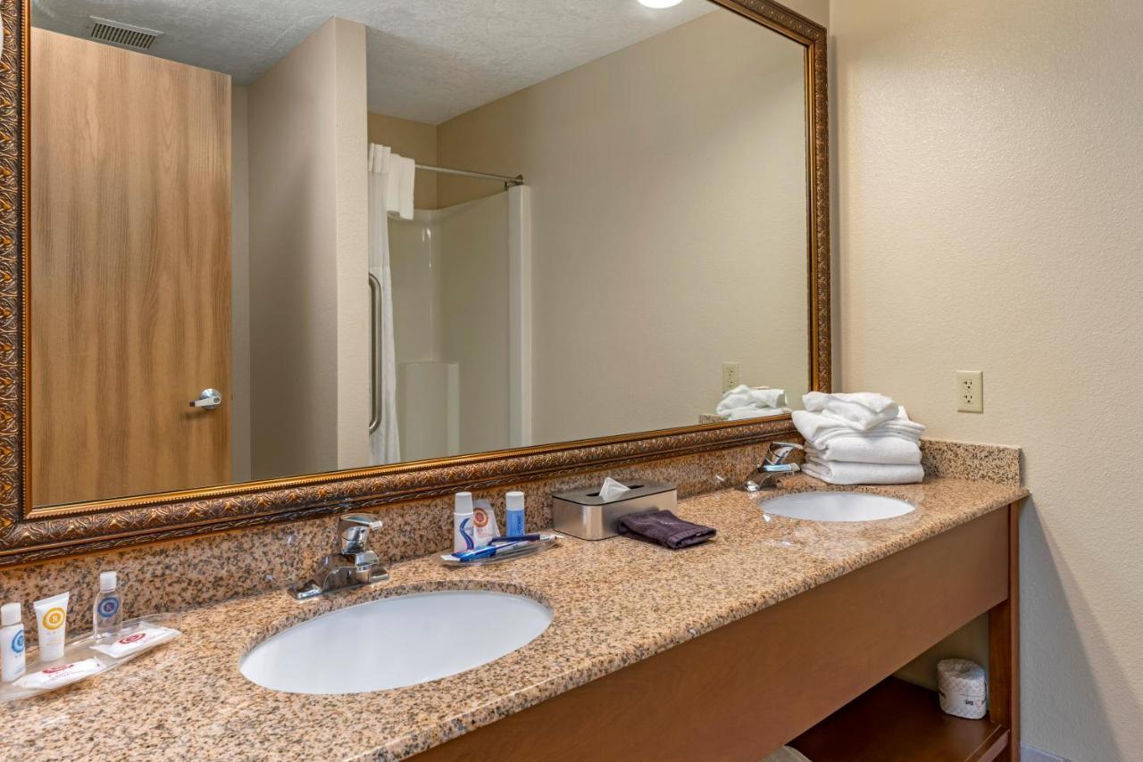 Comfort Suites Сейлем Екстер'єр фото